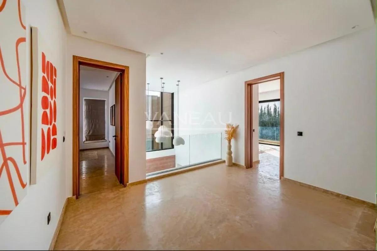 Villa contemporaine avec piscine et vue sur l’Atlas