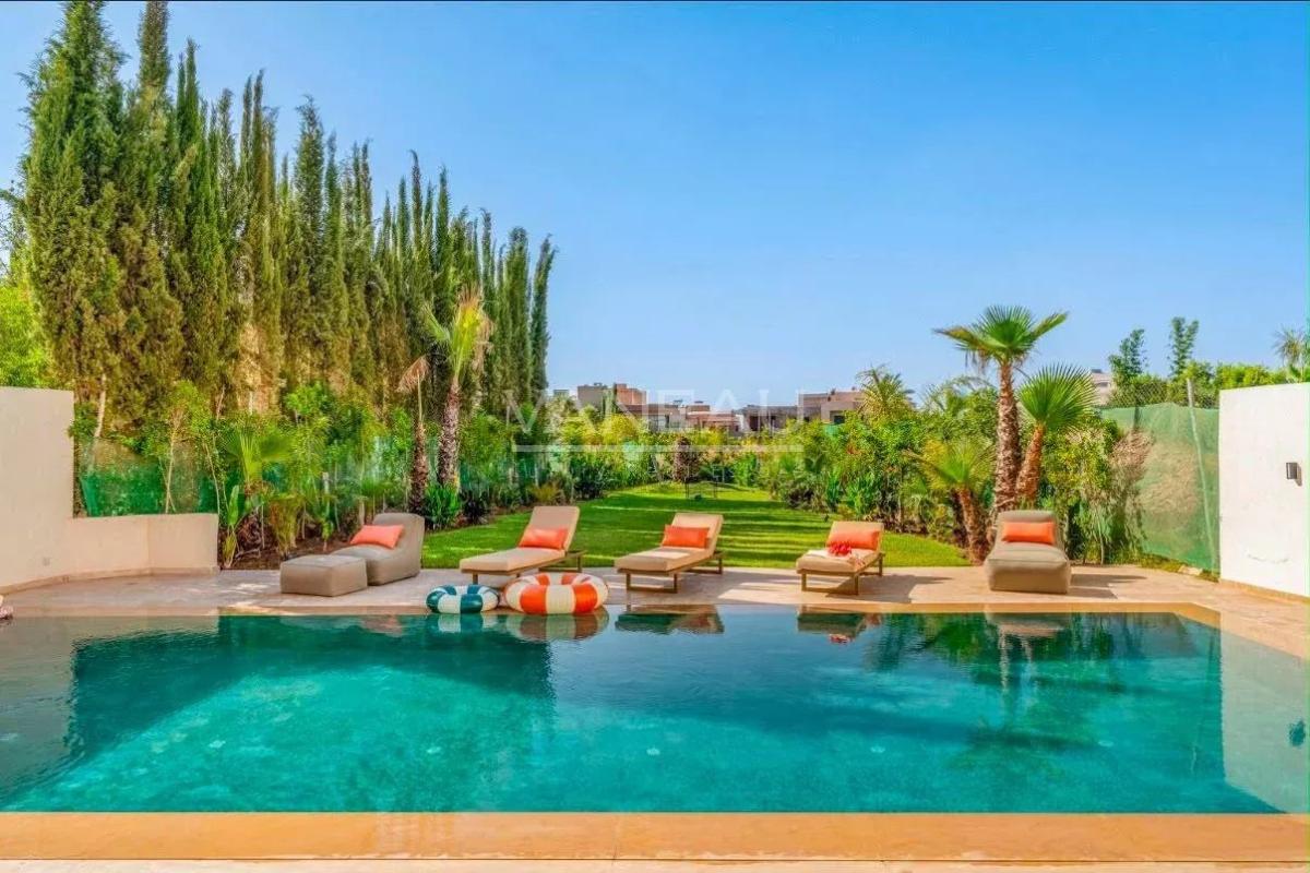 Villa contemporaine avec piscine et vue sur l’Atlas