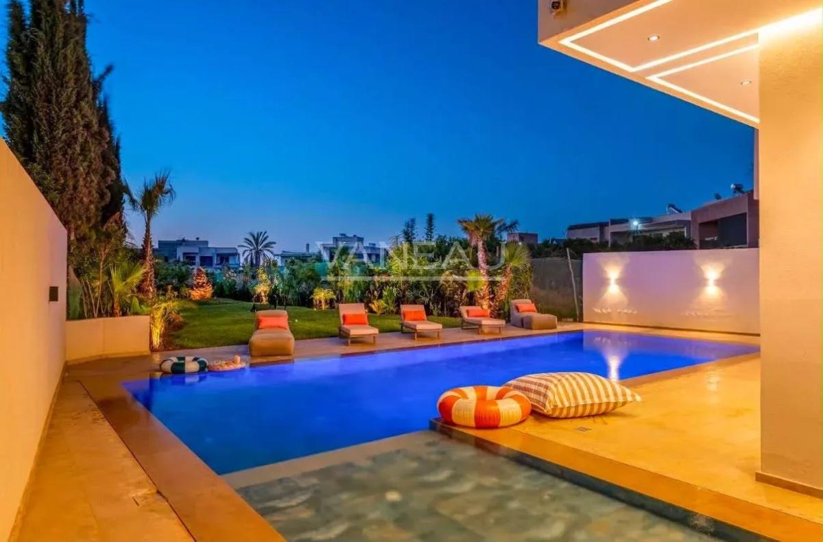 Villa contemporaine avec piscine et vue sur l’Atlas