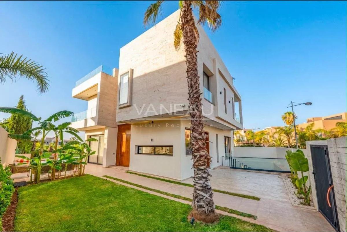 Villa contemporaine avec piscine et vue sur l’Atlas