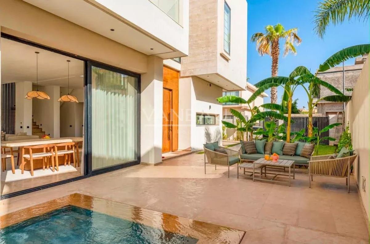 Villa contemporaine avec piscine et vue sur l’Atlas