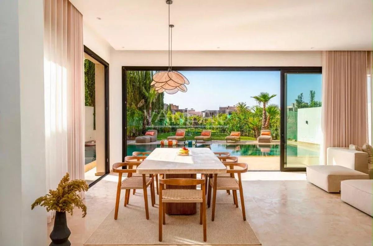 Villa contemporaine avec piscine et vue sur l’Atlas