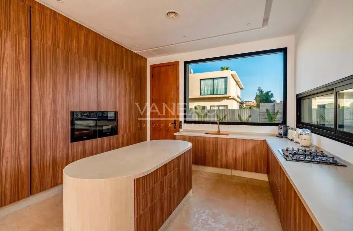 Villa contemporaine avec piscine et vue sur l’Atlas