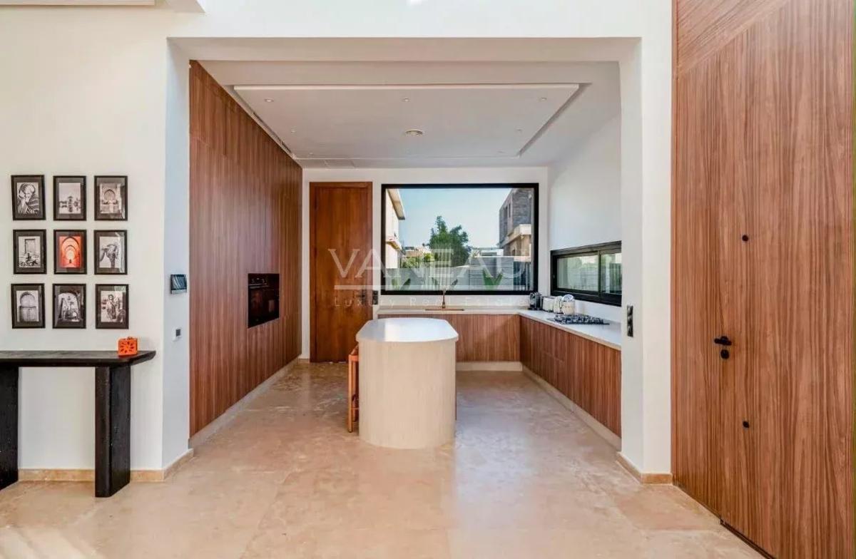 Villa contemporaine avec piscine et vue sur l’Atlas