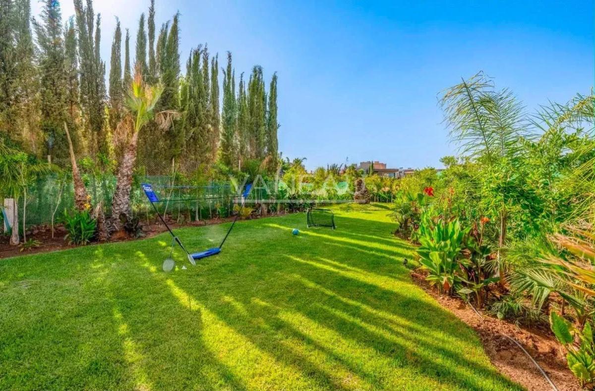 Villa contemporaine avec piscine et vue sur l’Atlas