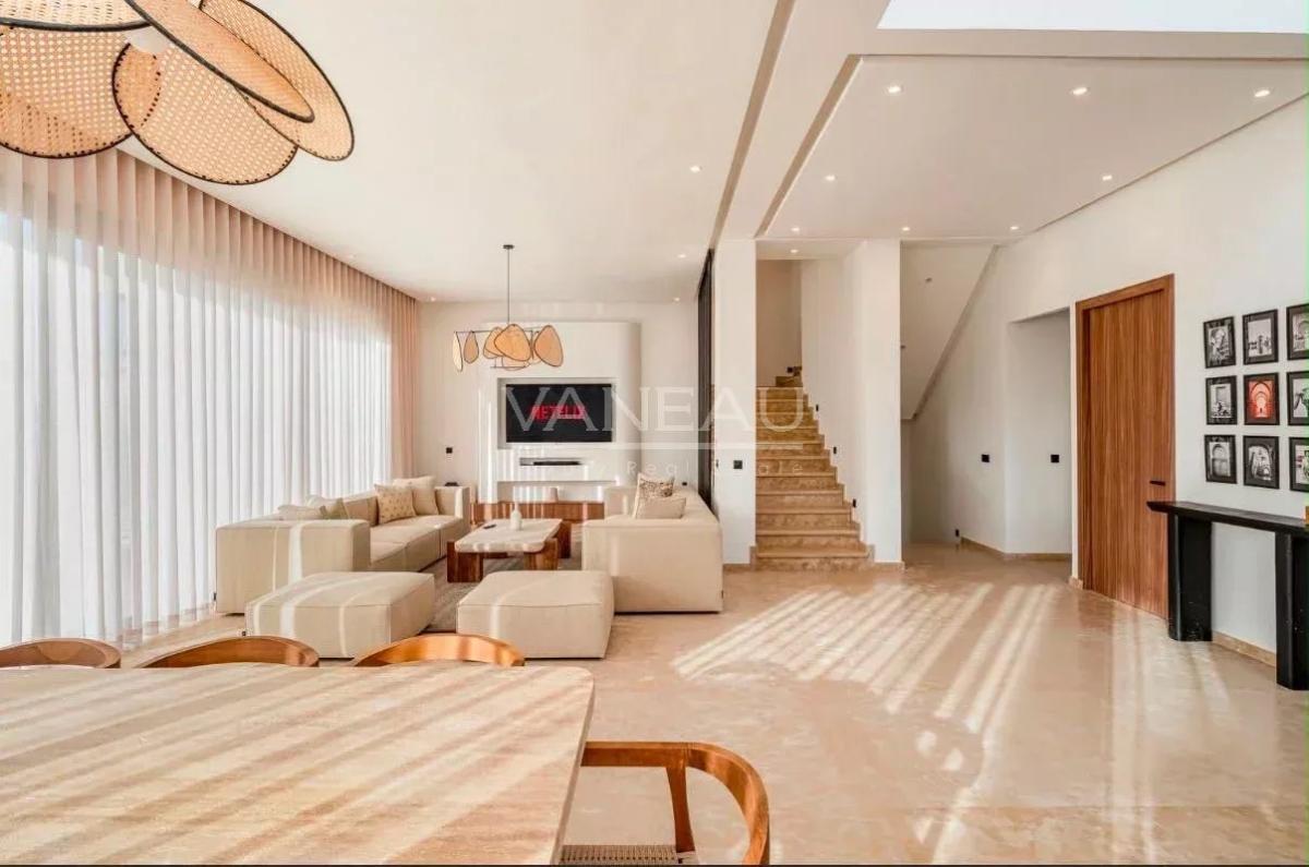 Villa contemporaine avec piscine et vue sur l’Atlas