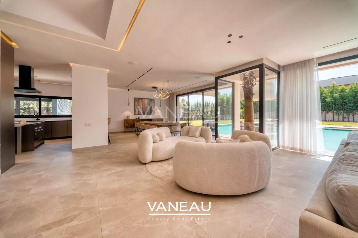 Villa contemporaine avec piscine et vue sur l’Atlas