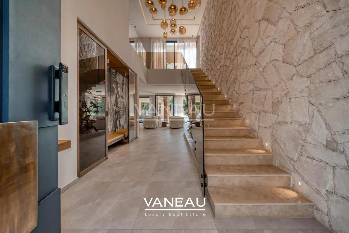 Villa contemporaine avec piscine et vue sur l’Atlas