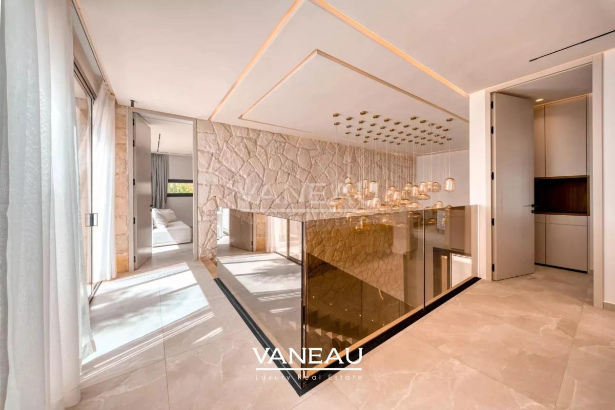 Villa contemporaine avec piscine et vue sur l’Atlas