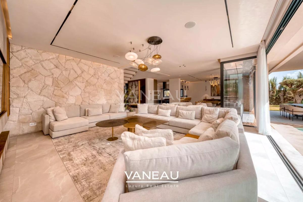 Villa contemporaine avec piscine et vue sur l’Atlas