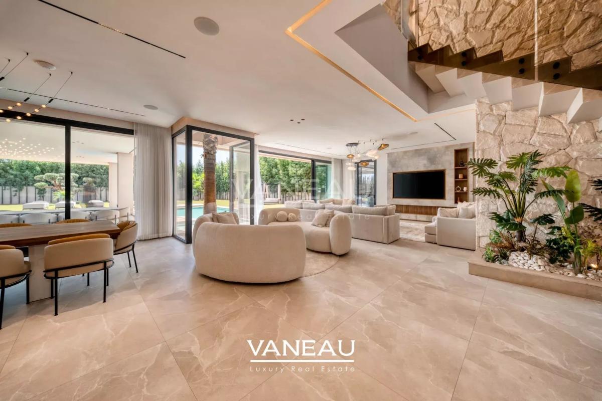 Villa contemporaine avec piscine et vue sur l’Atlas
