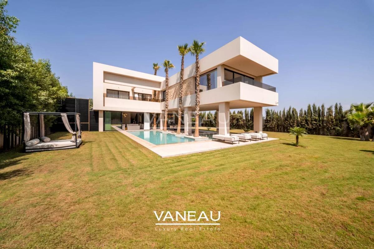 Villa contemporaine avec piscine et vue sur l’Atlas