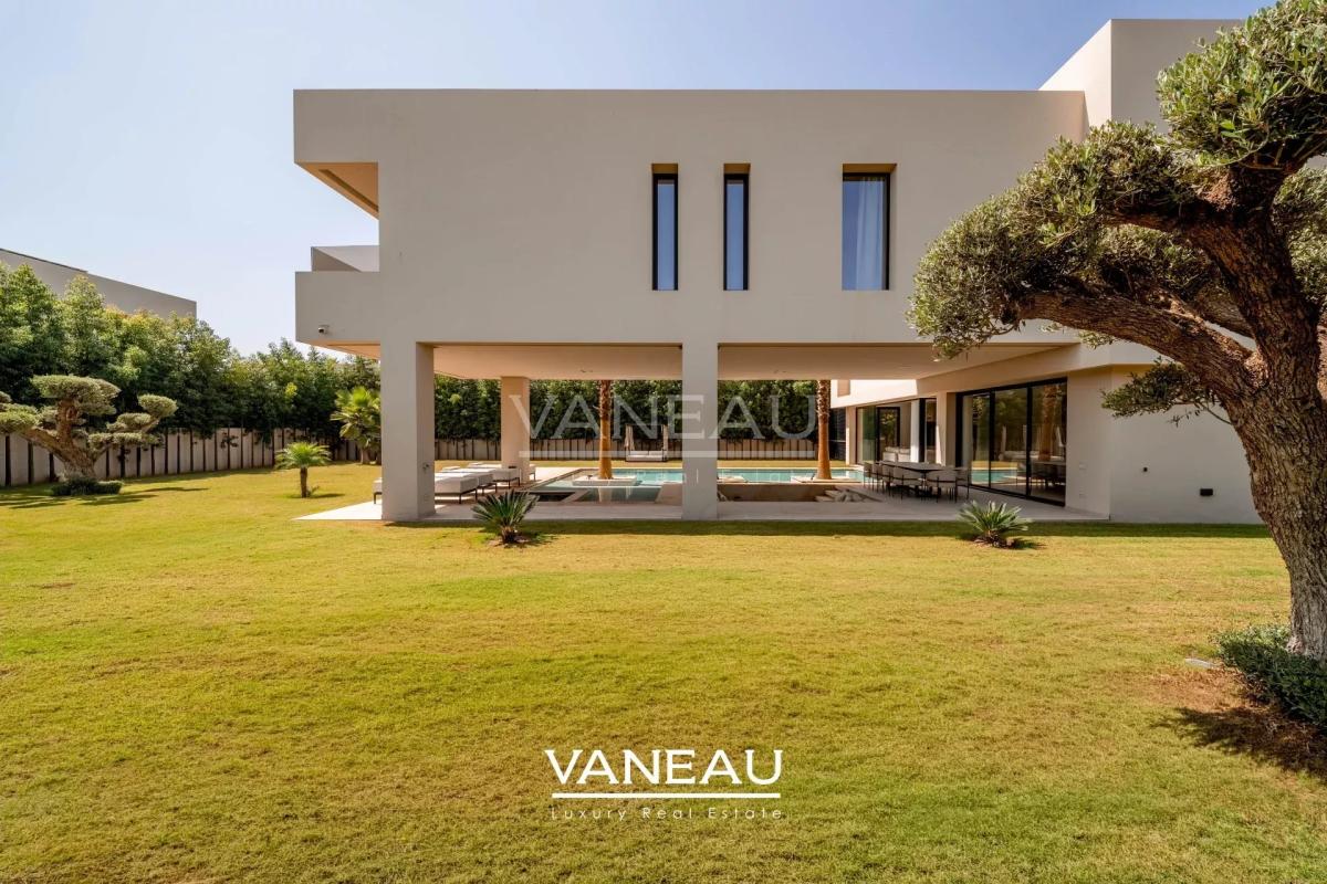 Villa contemporaine avec piscine et vue sur l’Atlas