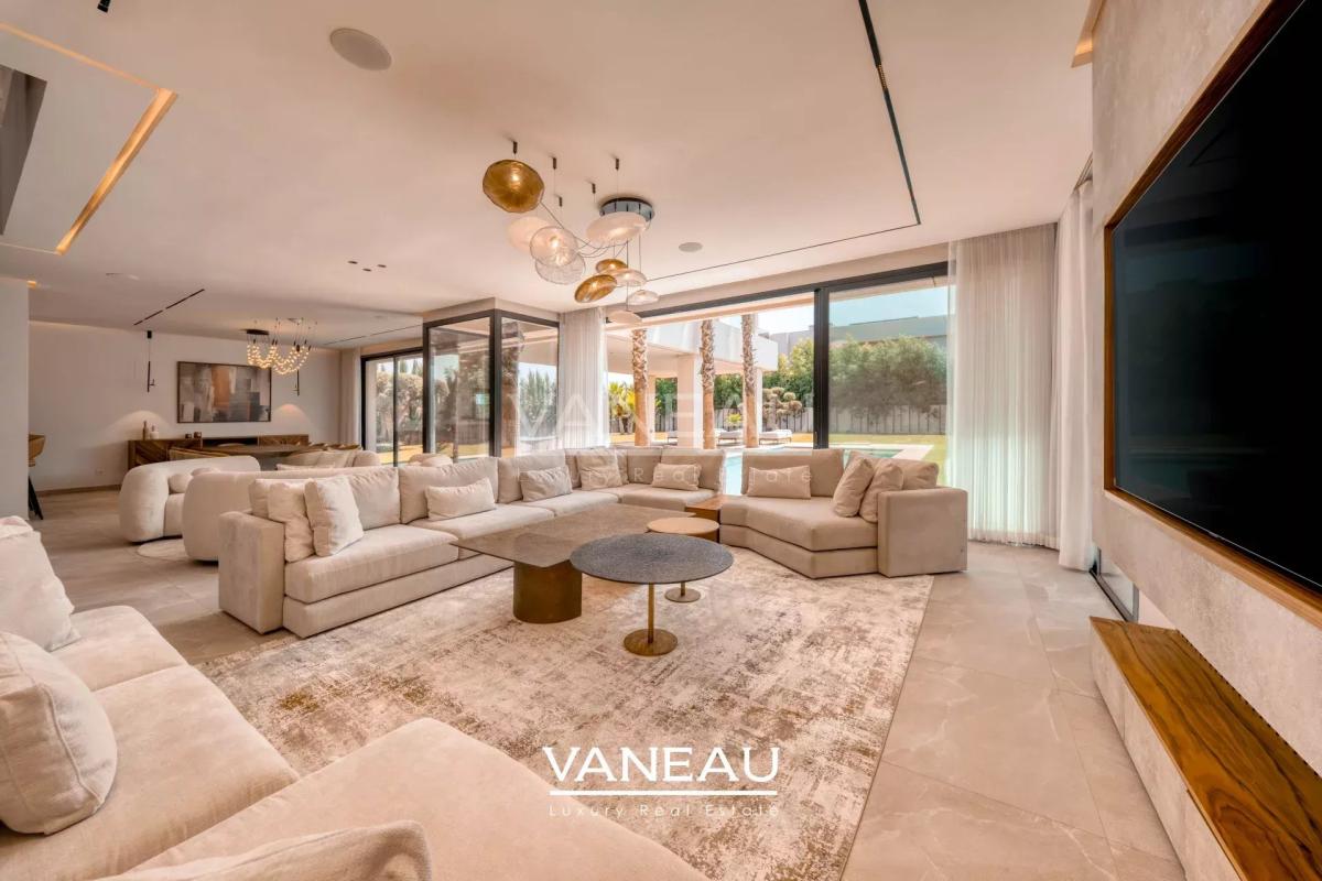 Villa contemporaine avec piscine et vue sur l’Atlas