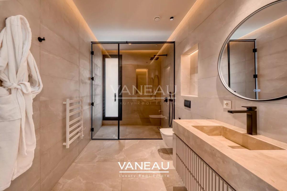 Villa contemporaine avec piscine et vue sur l’Atlas