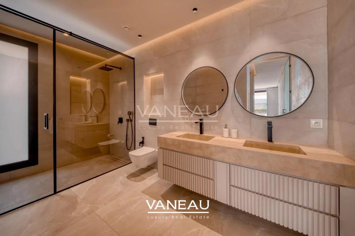 Villa contemporaine avec piscine et vue sur l’Atlas