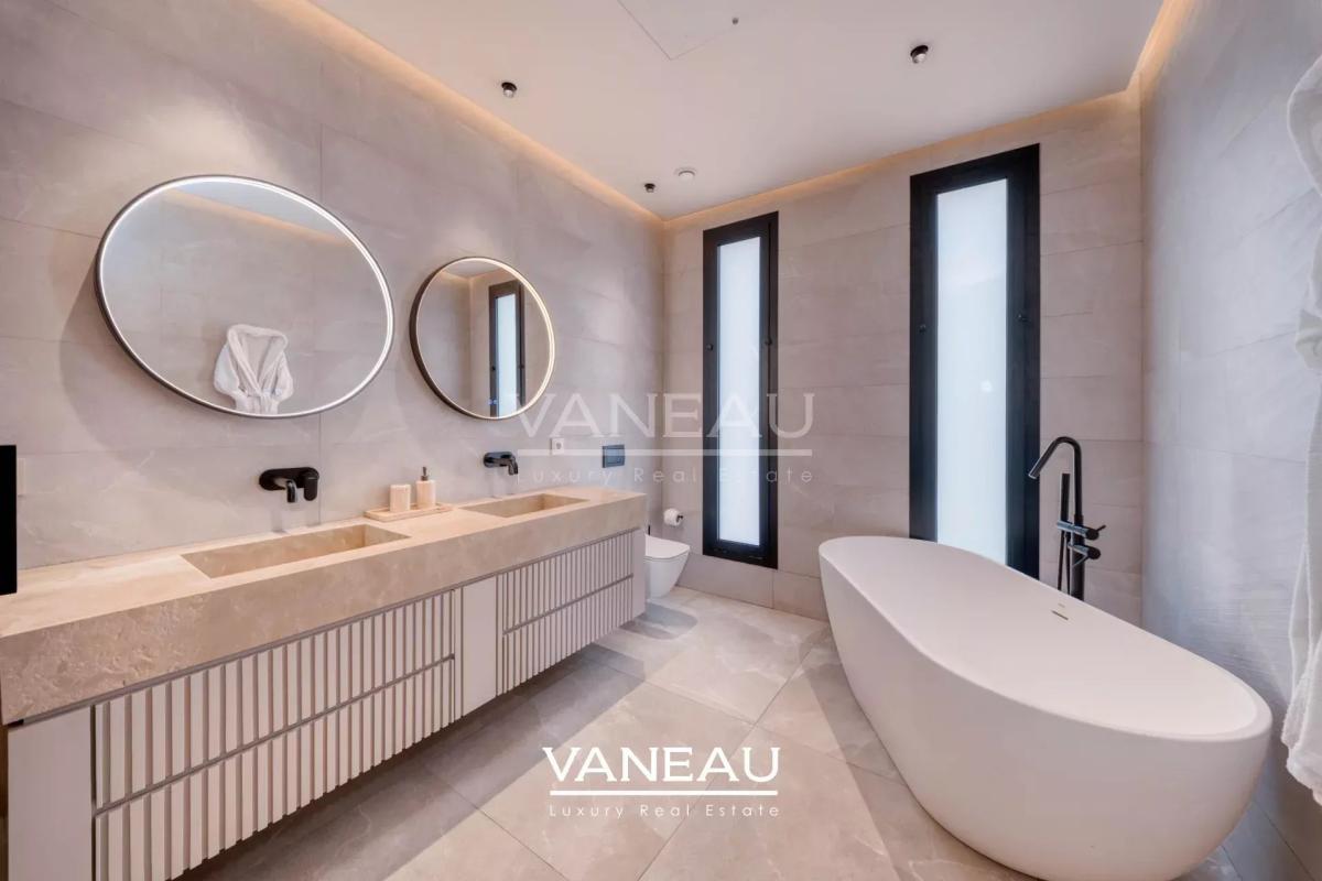 Villa contemporaine avec piscine et vue sur l’Atlas