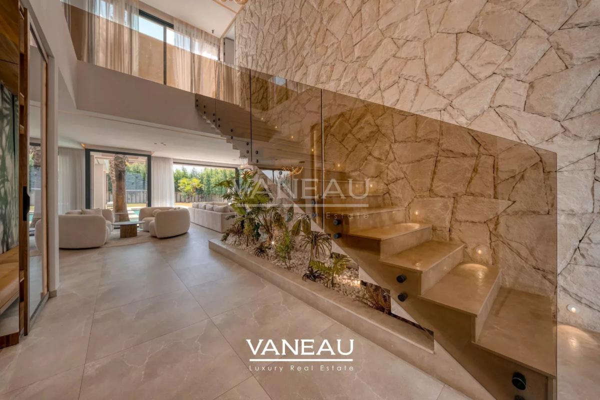 Villa contemporaine avec piscine et vue sur l’Atlas