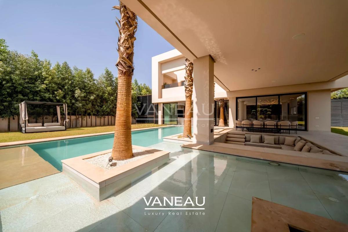 Villa contemporaine avec piscine et vue sur l’Atlas