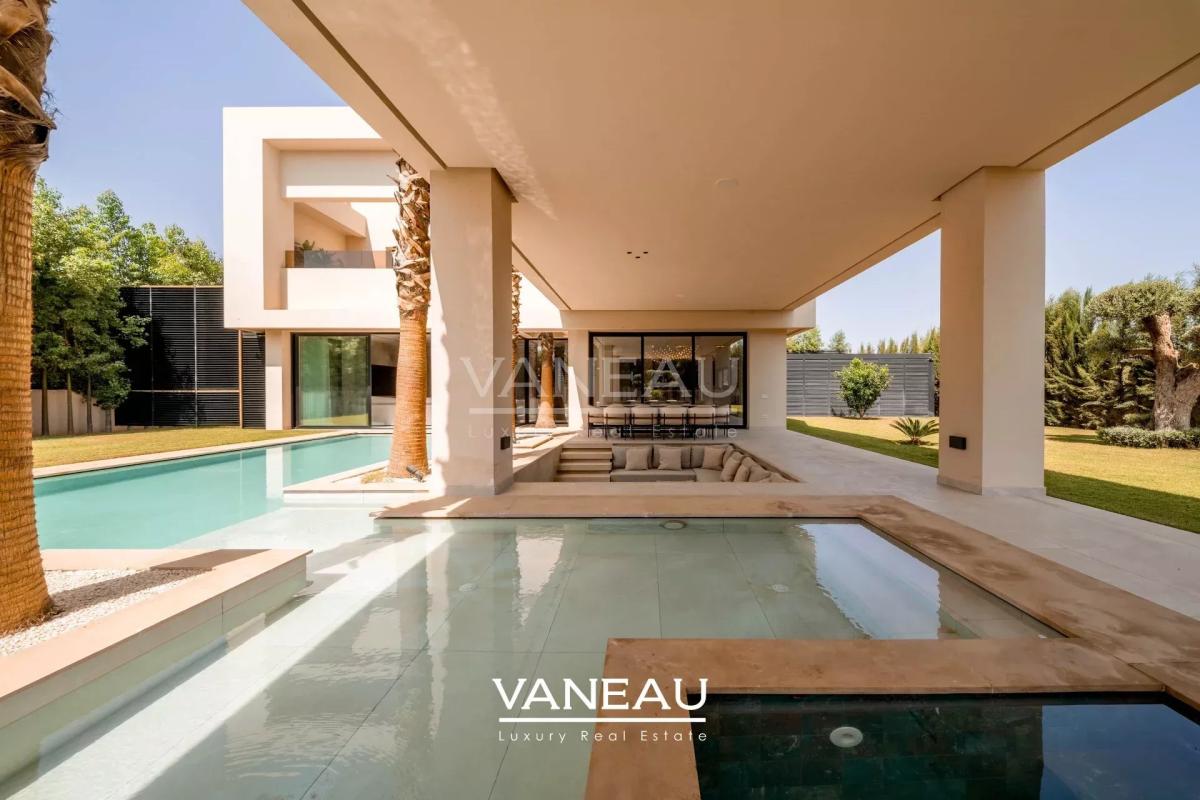 Villa contemporaine avec piscine et vue sur l’Atlas