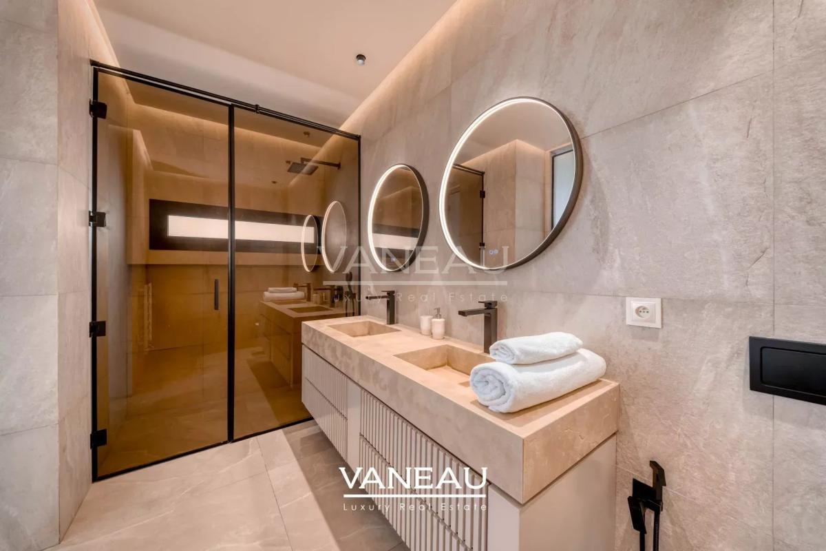 Villa contemporaine avec piscine et vue sur l’Atlas