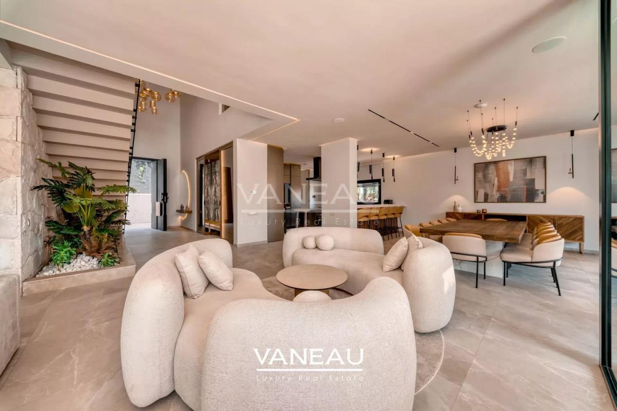 Villa contemporaine avec piscine et vue sur l’Atlas