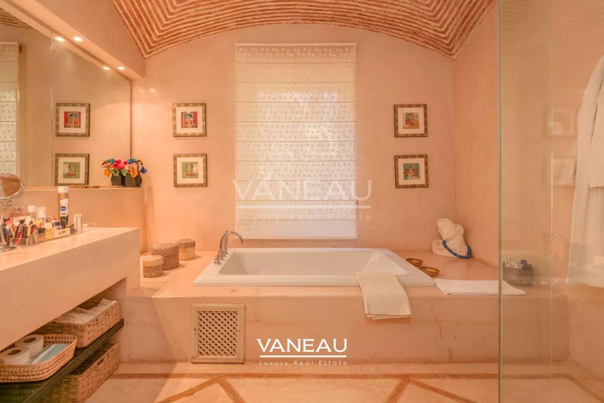 Propriété à vendre route de Fes avec VNA