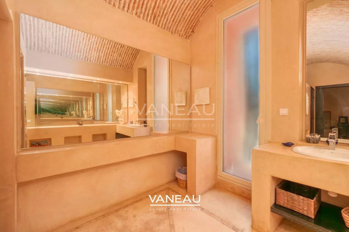 Propriété à vendre route de Fes avec VNA