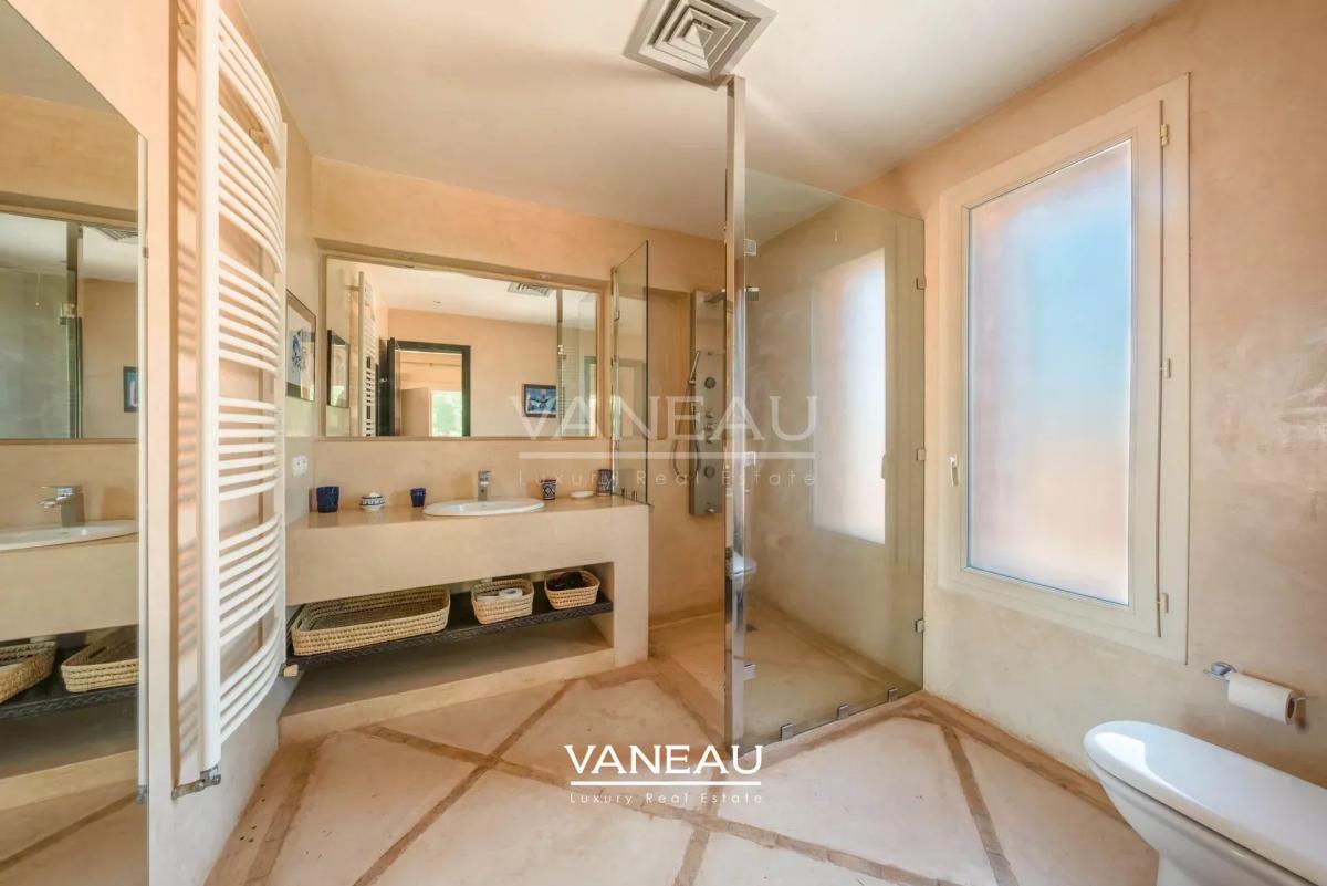 Propriété à vendre route de Fes avec VNA