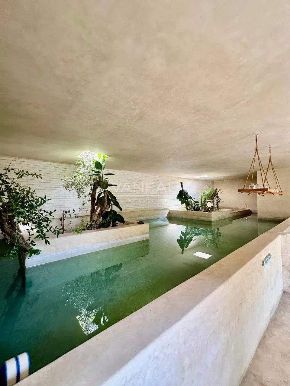 Villa d’exception à vendre - Route de Fes