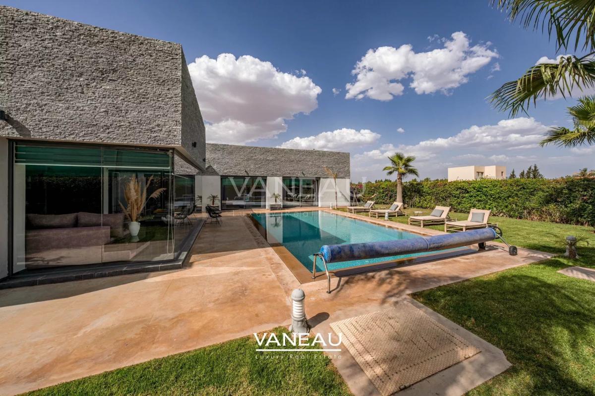 Villa au calme avec piscine – Route de Ouarzazate