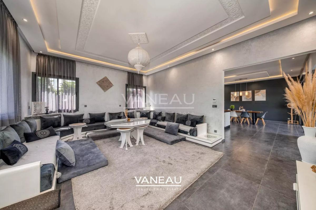 Villa au calme avec piscine – Route de Ouarzazate
