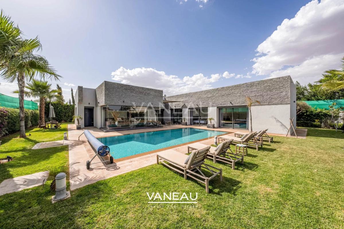 Villa au calme avec piscine – Route de Ouarzazate