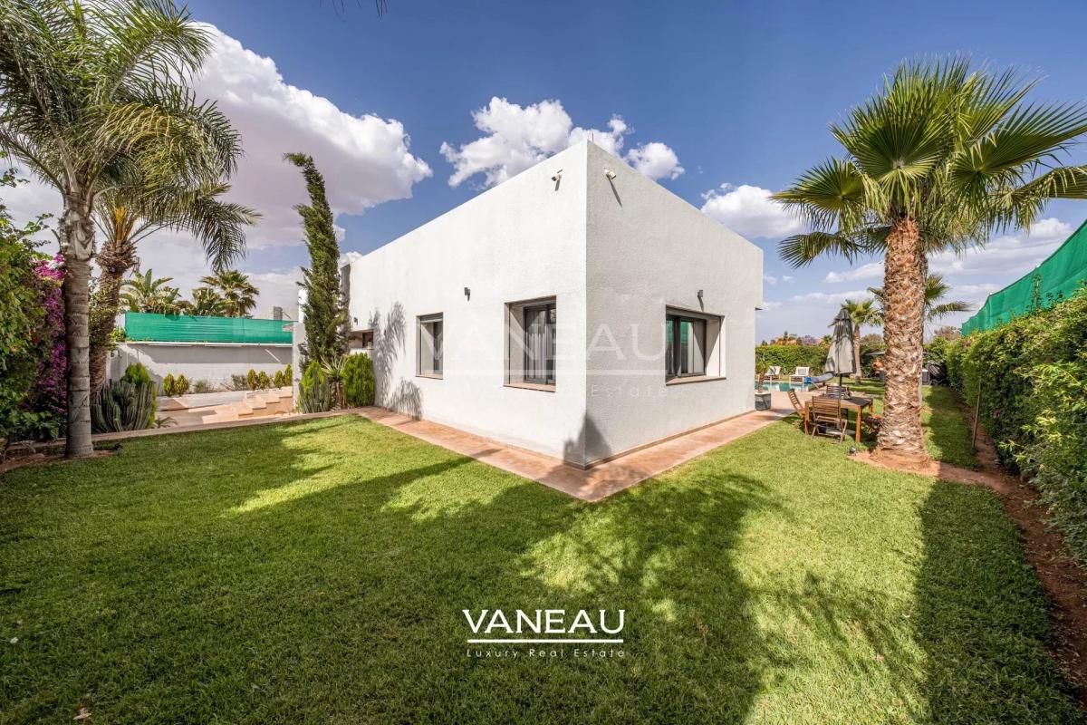 Villa au calme avec piscine – Route de Ouarzazate