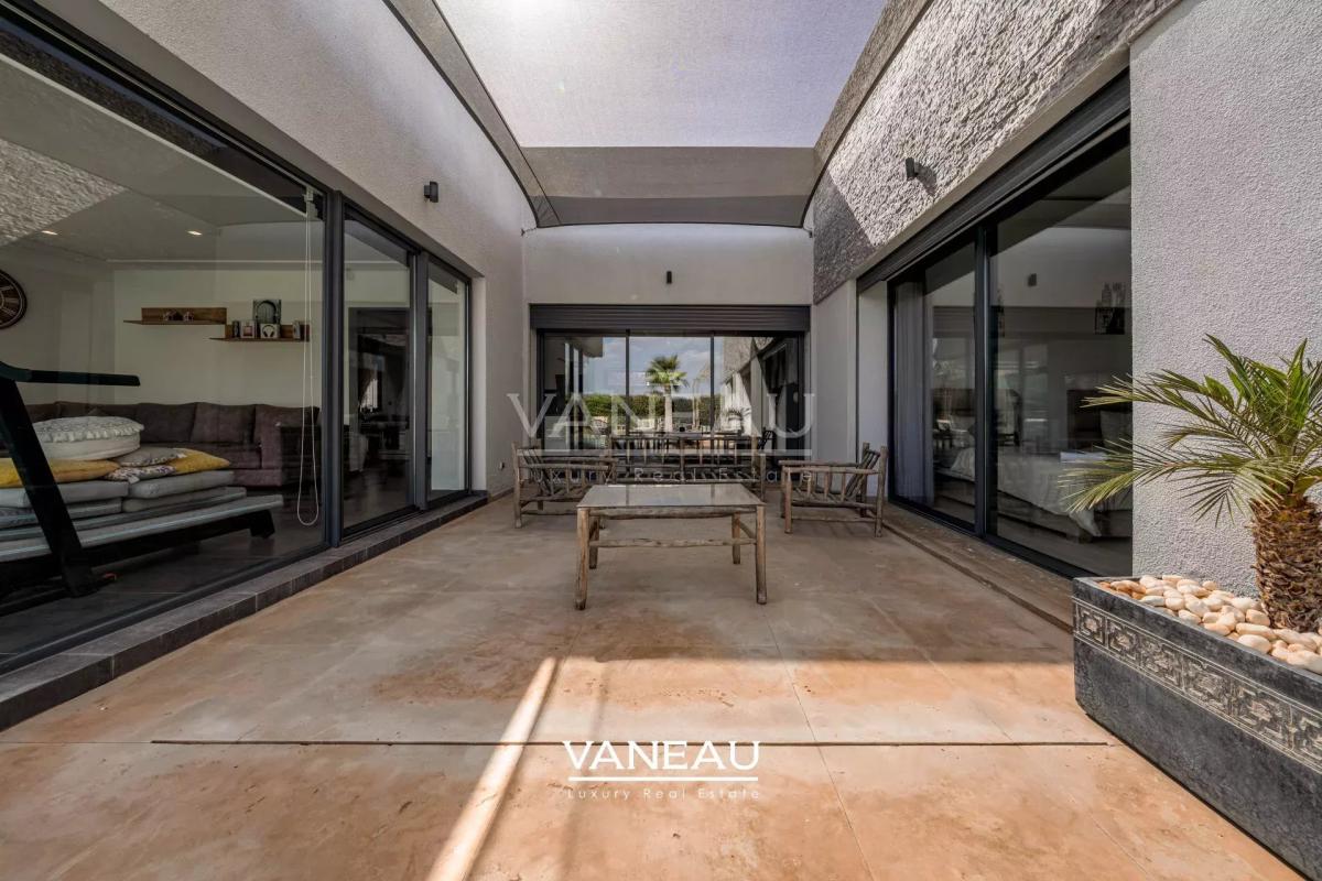 Villa au calme avec piscine – Route de Ouarzazate