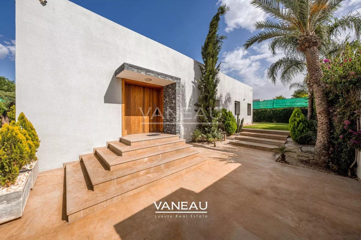 Villa au calme avec piscine – Route de Ouarzazate