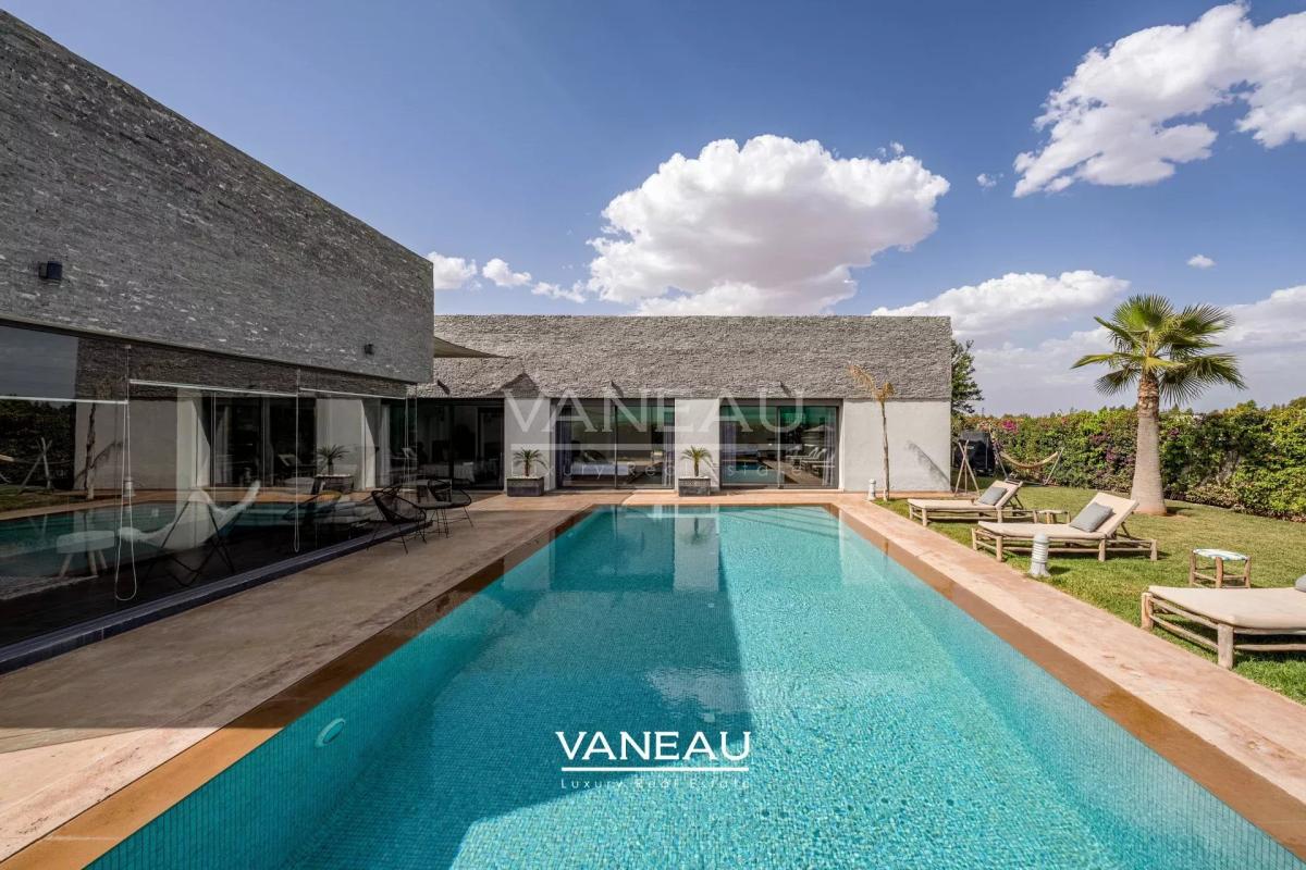 Villa au calme avec piscine – Route de Ouarzazate
