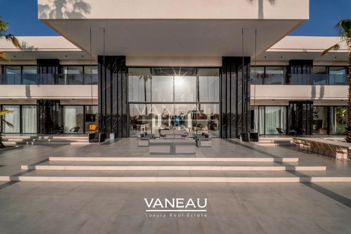 Villa de luxe à vendre à Marrakech avec AVNA – Vue panoramique sur l’Atlas