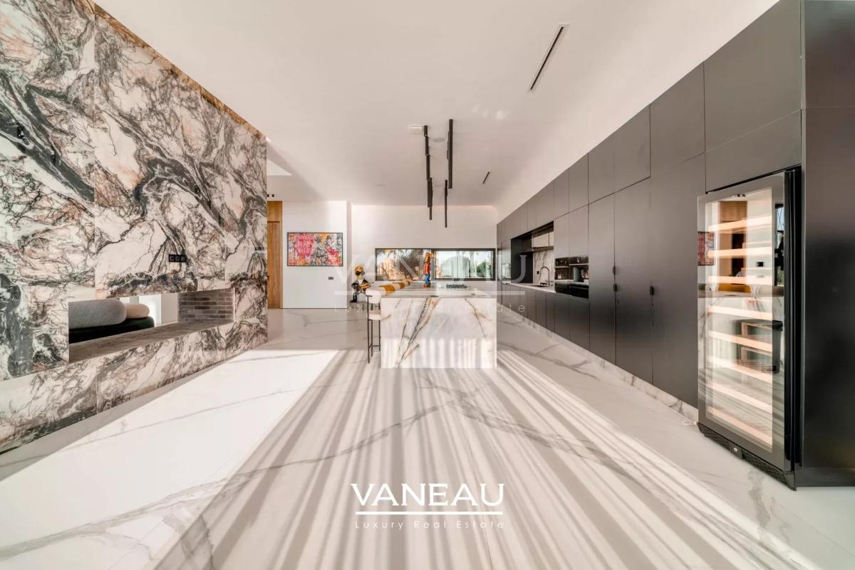 Villa de luxe à vendre à Marrakech avec AVNA – Vue panoramique sur l’Atlas