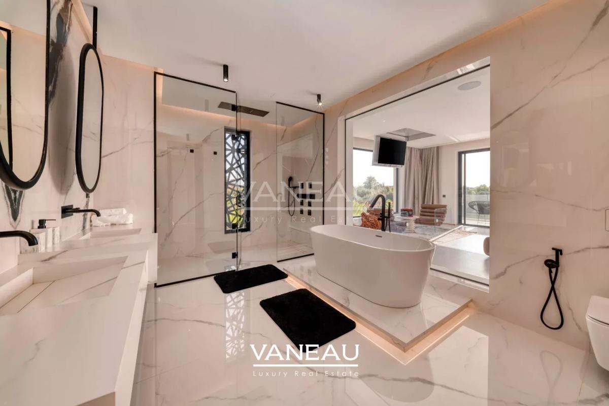Villa de luxe à vendre à Marrakech avec AVNA – Vue panoramique sur l’Atlas