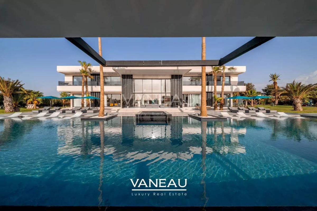 Villa de luxe à vendre à Marrakech avec AVNA – Vue panoramique sur l’Atlas