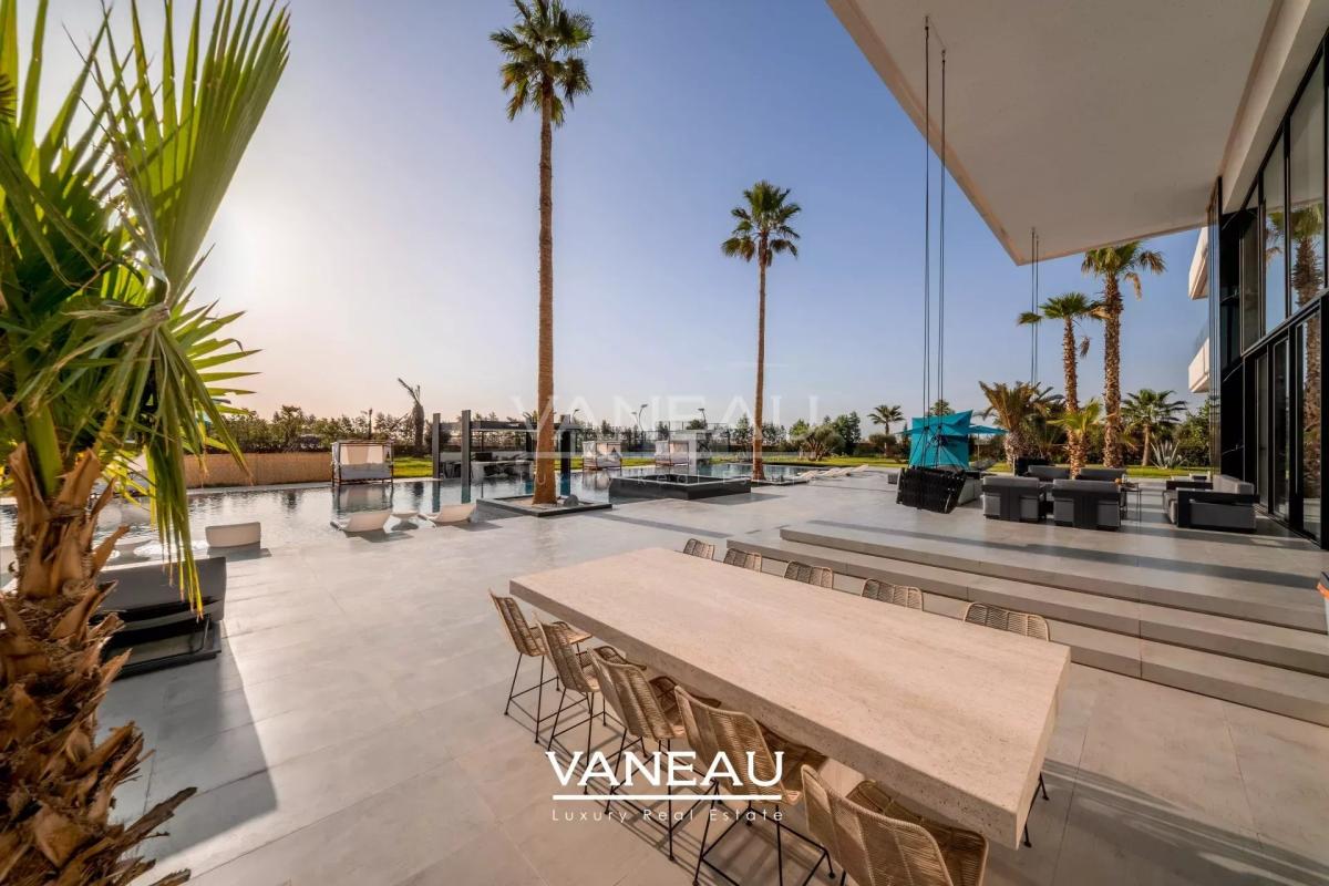 Villa de luxe à vendre à Marrakech avec AVNA – Vue panoramique sur l’Atlas
