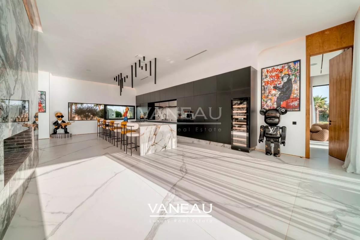 Villa de luxe à vendre à Marrakech avec AVNA – Vue panoramique sur l’Atlas