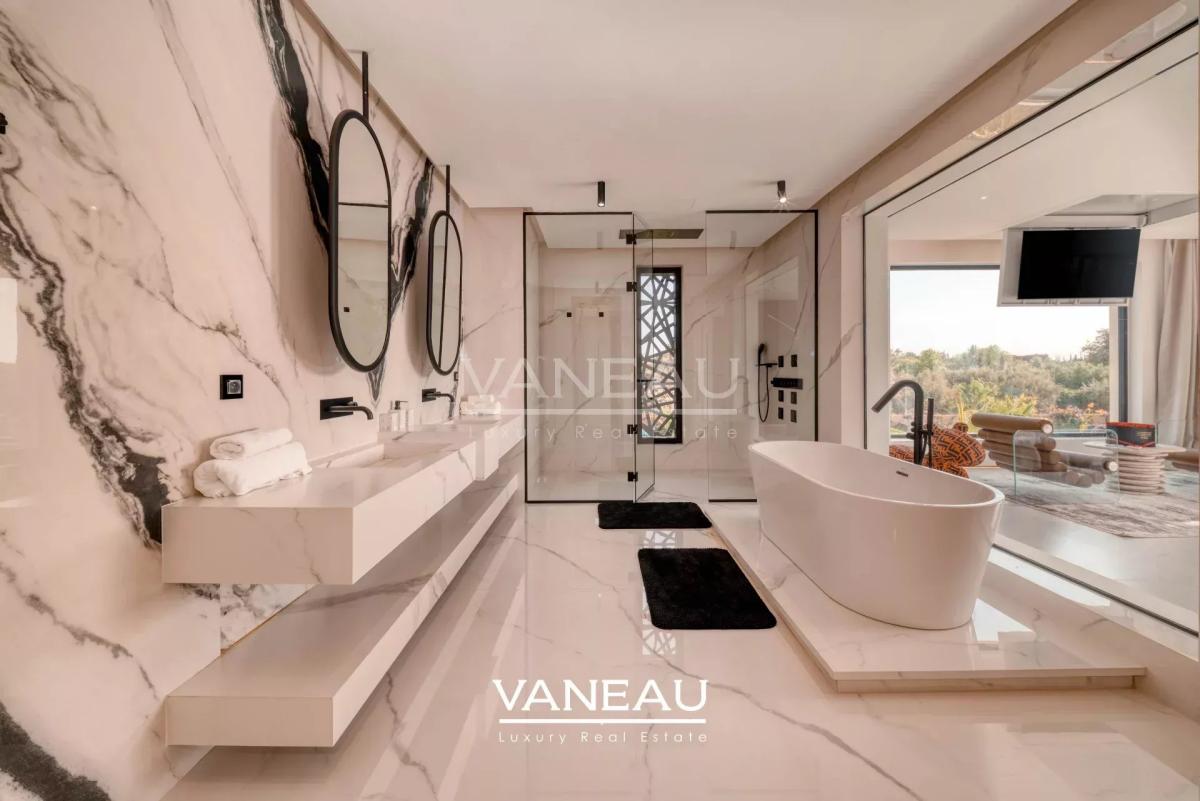 Villa de luxe à vendre à Marrakech avec AVNA – Vue panoramique sur l’Atlas