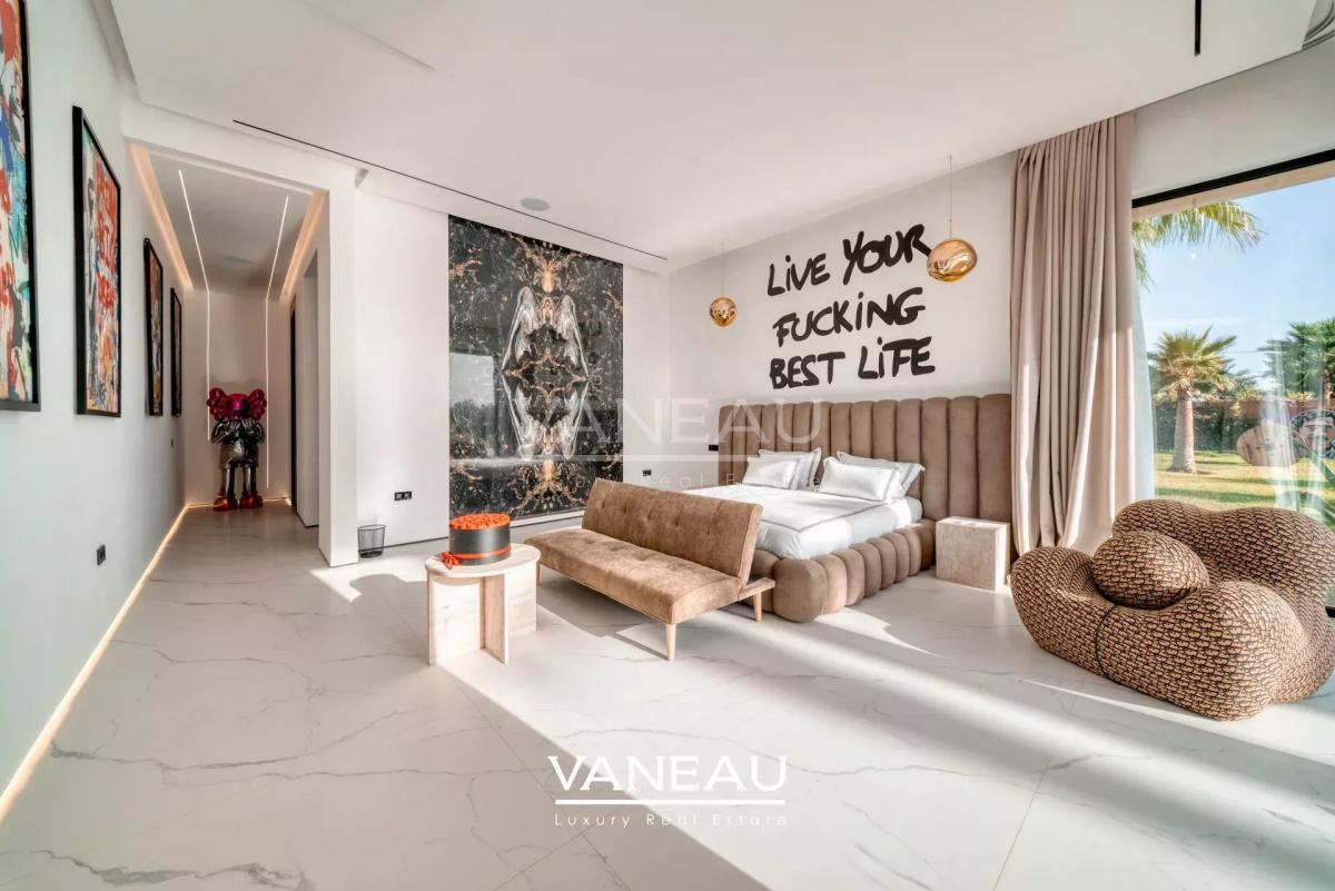 Villa de luxe à vendre à Marrakech avec AVNA – Vue panoramique sur l’Atlas