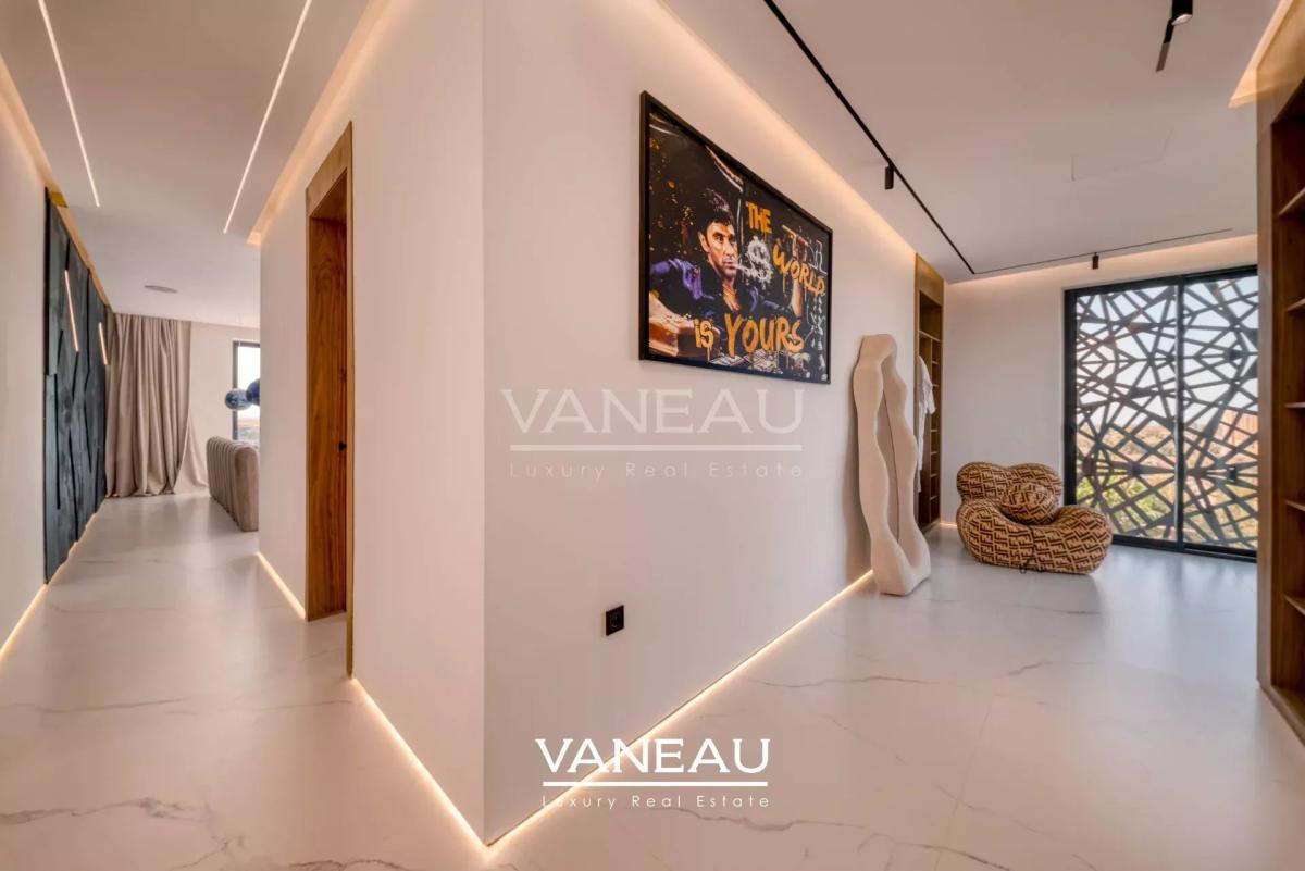 Villa de luxe à vendre à Marrakech avec AVNA – Vue panoramique sur l’Atlas
