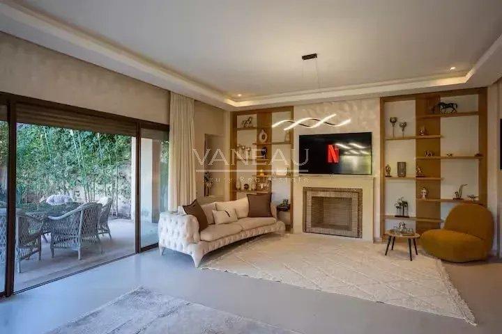 Villa d’exception au cœur du golf avec grand jardin, piscine et vue imprenable sur les montagnes