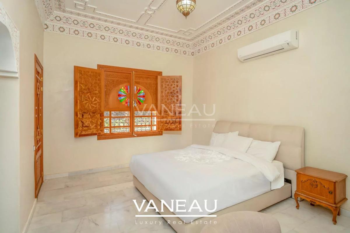 Villa aux allures de palais avec autorisation de maison d'hôtes sur la route de l'Ourika