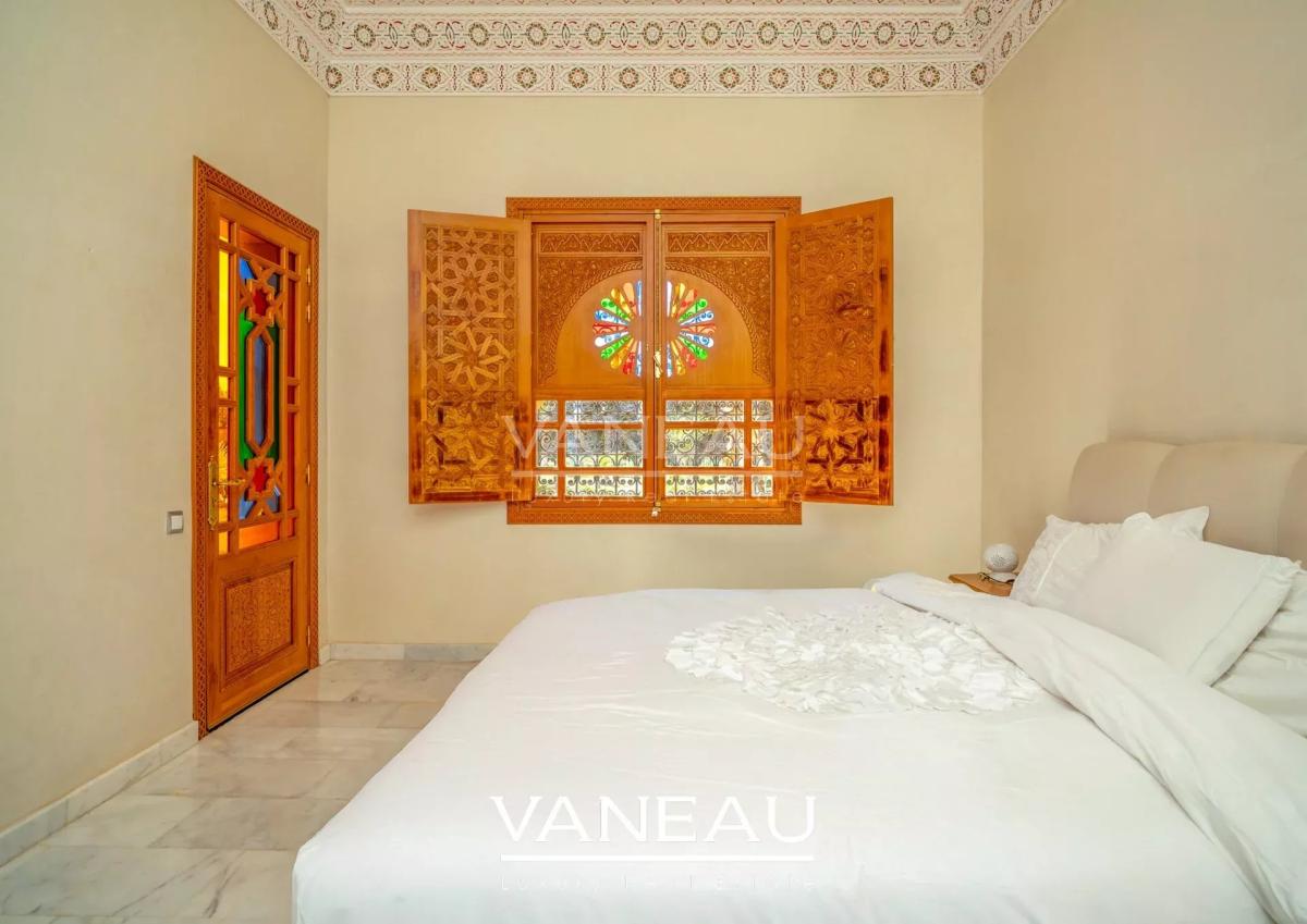 Villa aux allures de palais avec autorisation de maison d'hôtes sur la route de l'Ourika