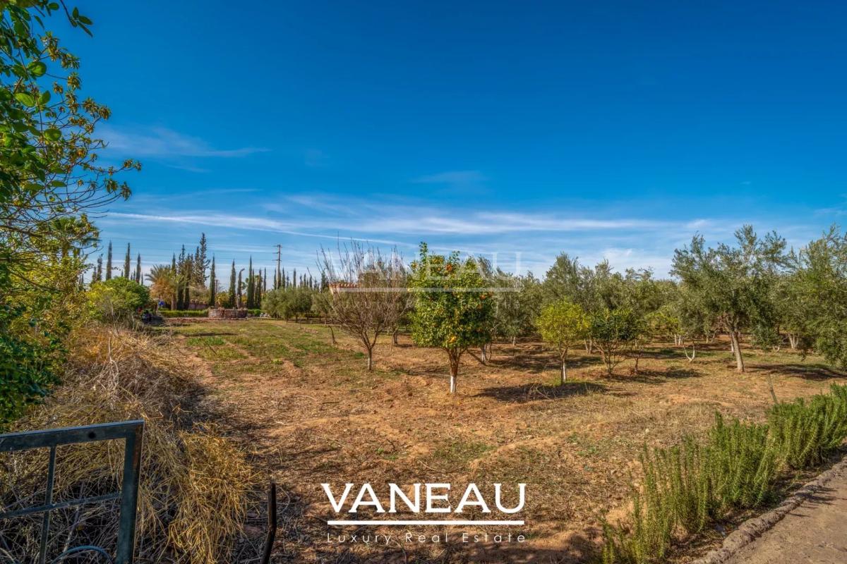 Villa aux allures de palais avec autorisation de maison d'hôtes sur la route de l'Ourika